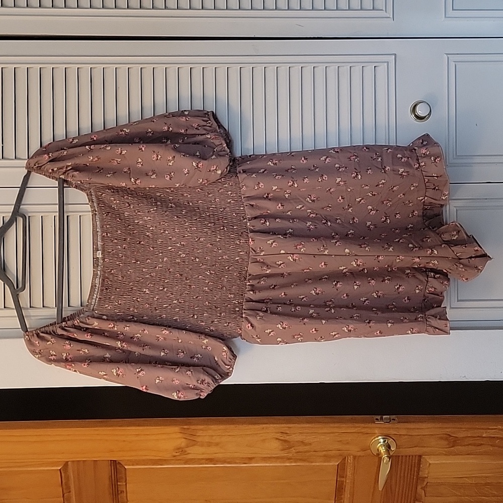 Puff Sleeve Romper - Picture 9 of 13